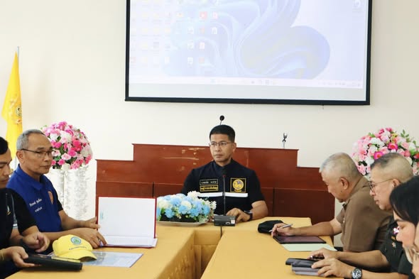 องค์การบริหารส่วนตำบลเขาขาว ประชุมร่วมกับ นายอภิสิทธิ์ พึ่งพร ผู้อำนวยการโครงการส่วนพระองค์ สมเด็จพระกนิษฐาธิราชเจ้า กรมสมเด็จพระเทพรัตนราชสุดาฯ สยามบรมราชกุมารี และคณะ