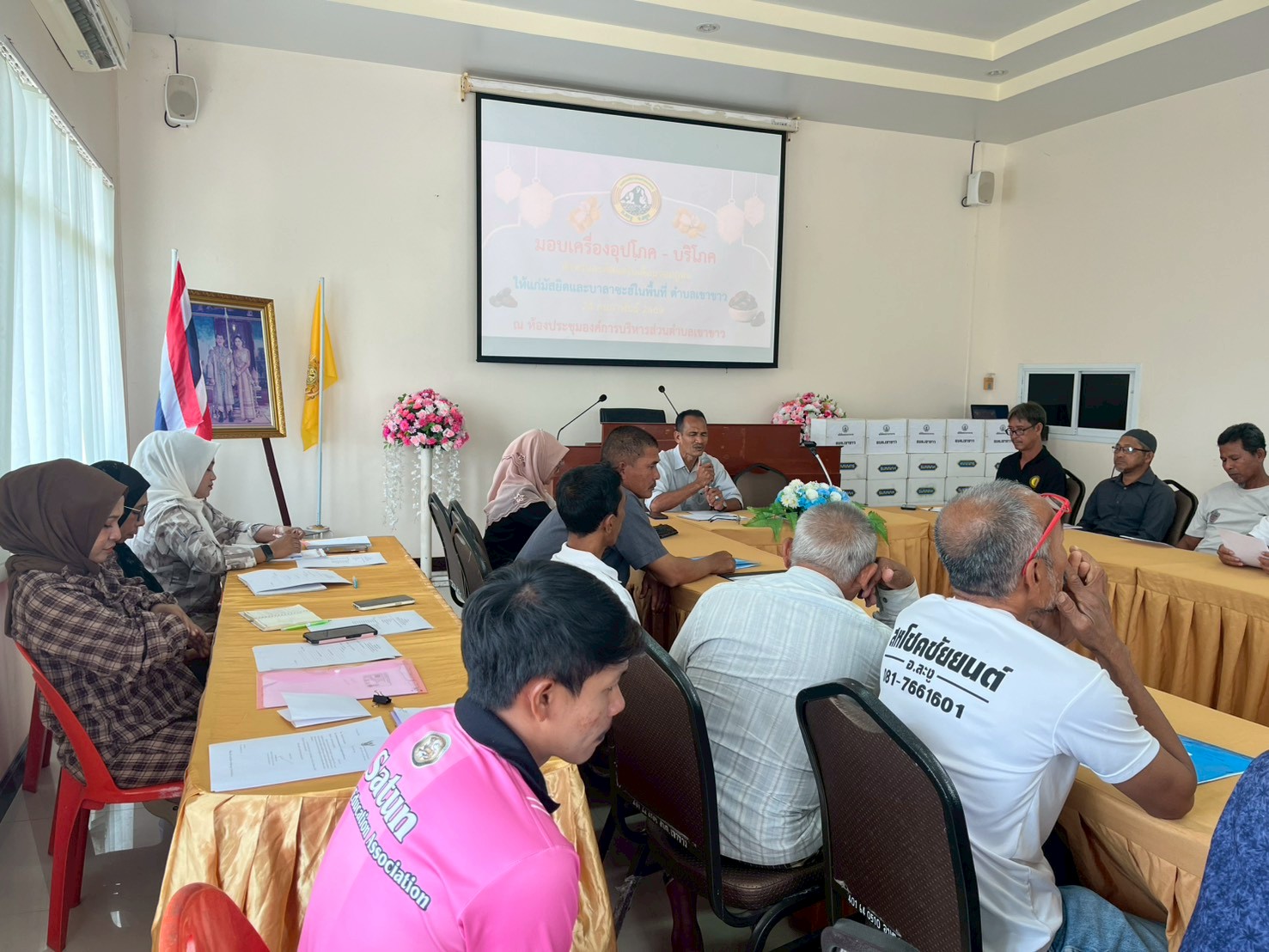 โครงการรอมฎอนสัมพันธ์  มอบเครื่องอุปโภค – บริโภค เพื่อสนับสนุนการประกอบศาสนกิจในช่วงเดือนรอมฎอน ให้แก่มัสยิดและบาลาซะฮ์ในพื้นที่ตำบลเขาขาว