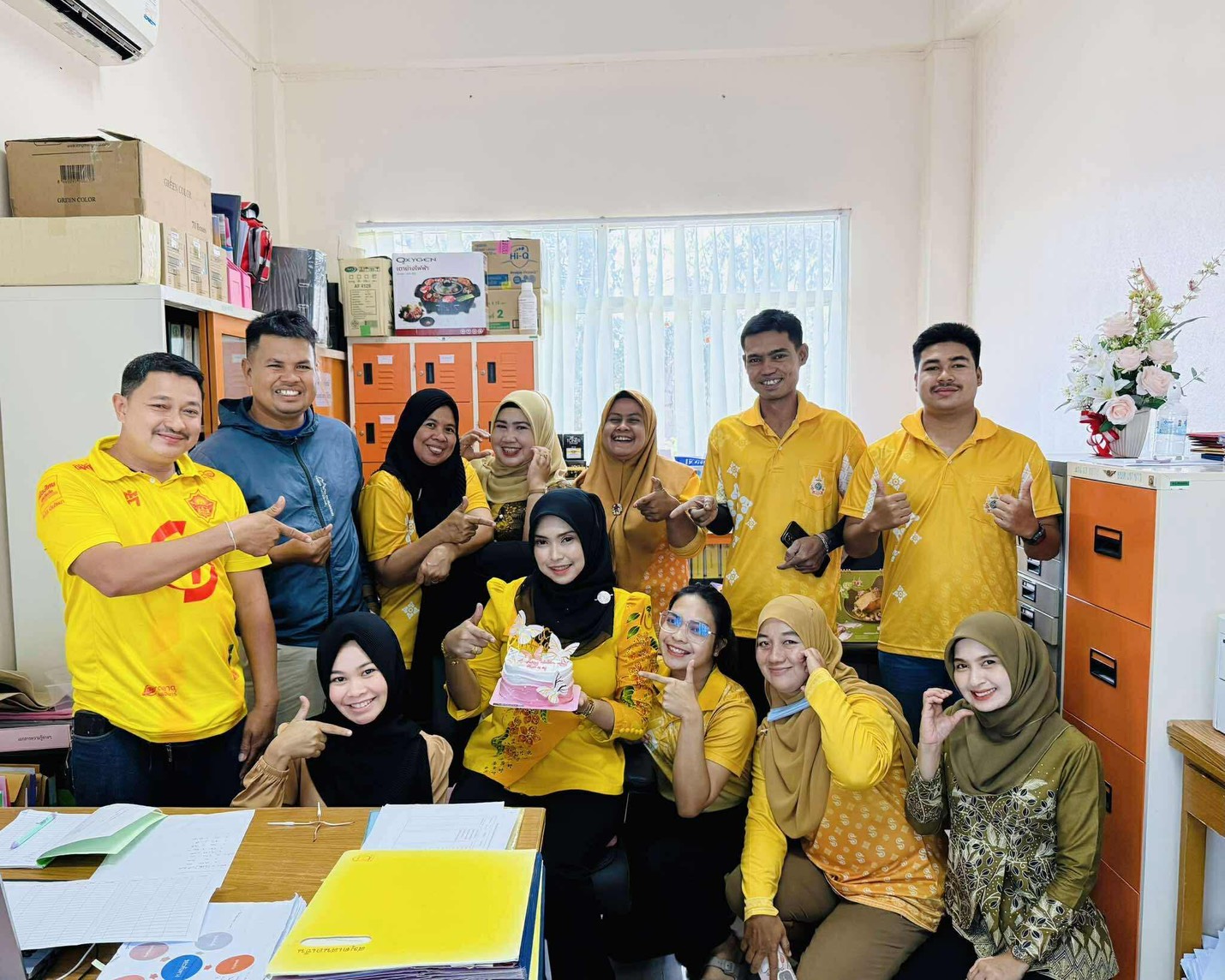 จัดกิจกรรมอวยพรวันเกิดให้กับบุคลากร